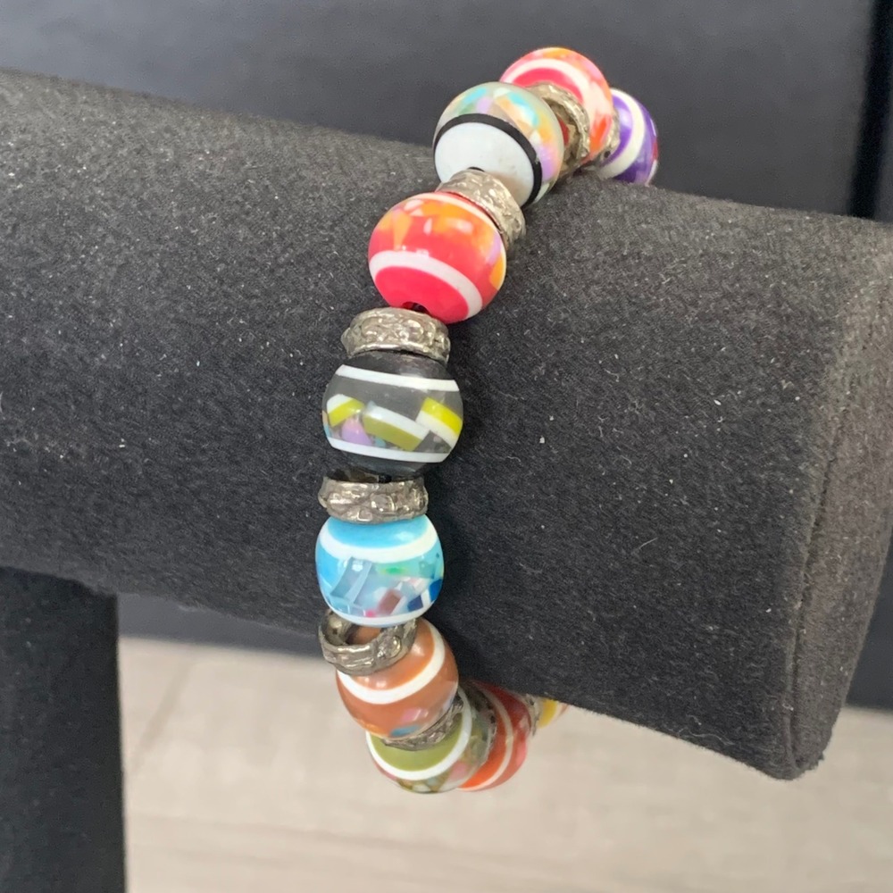 Multi Color Confetti Stripe Resin Bead Stretch Bracelet Silver Tone Spacers